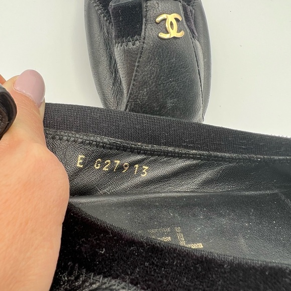 Chanel Black Leather Ballet Flats Camellia - Picture 9 of 10